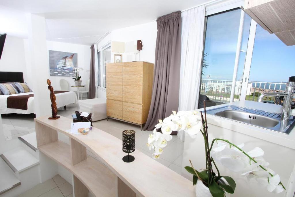 Bleu Mer Duplex & Suites Сен-Сиприен Экстерьер фото